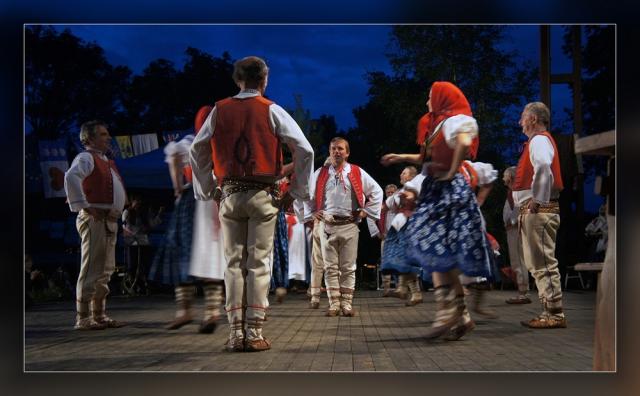 R25 Tož tak sme sa veselili.