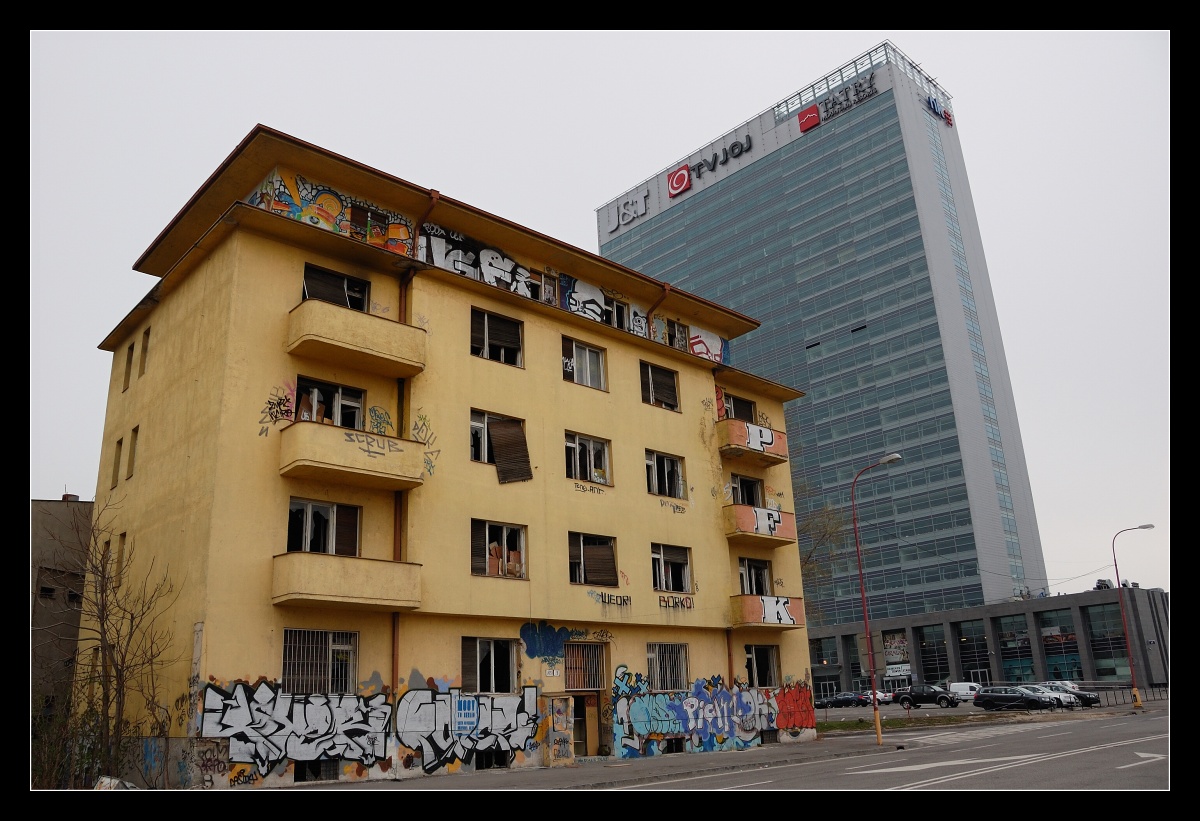 V16 Bratislavské domy