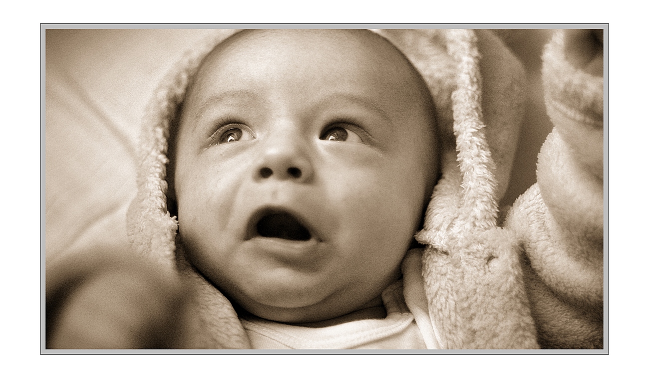 b23 Prosím, už zhasněte to světlo.