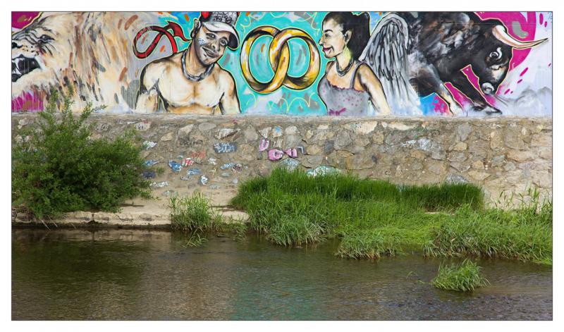 1806_09 Sprejeři u vody