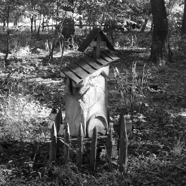 2003_01 FormaniLesní hrob