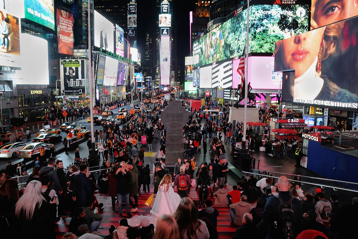 2504_02 Noc na Times Square