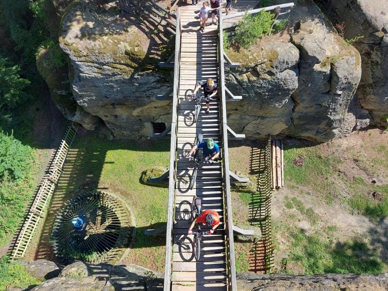 2507_10 A jedeme dál