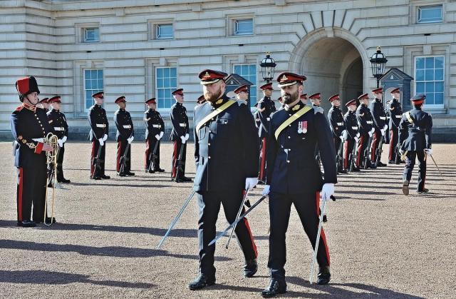 2508_18 Výměna stráží