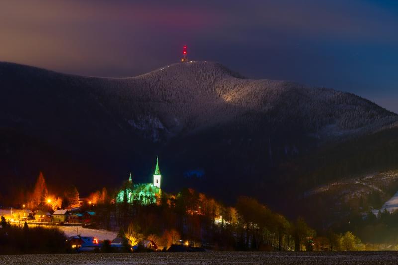 Embraced by the mountain