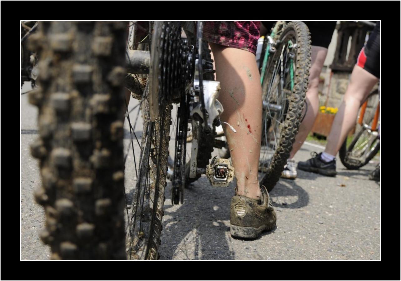 J17 Něžná noha cyklistky