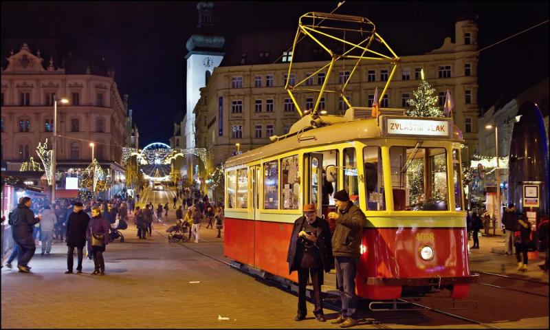 2202_12 Večerní Brno
